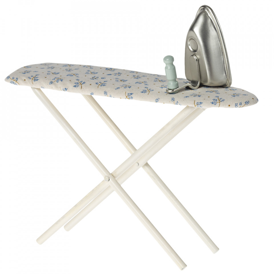 Strygejern og strygebræt